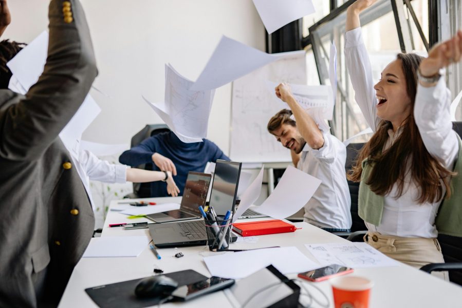Settimana lavorativa corta, la vogliono 8 italiani su 10